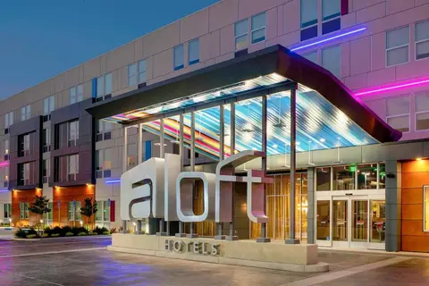 Aloft Dubai Airport in Dubai — foto 10