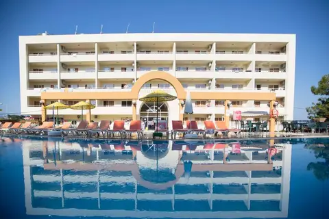 Tuntas Family Suites Kusadasi in Kuşadası — foto 21
