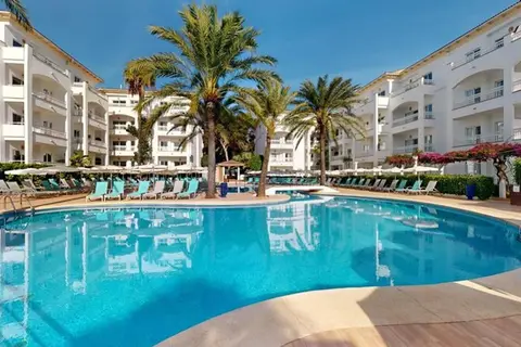 Green Garden Aparthotel in Cala Agulla — foto 3