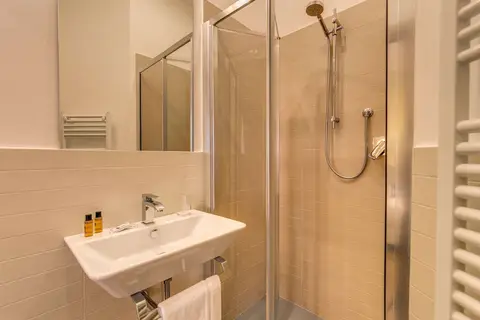 Top Floor Colosseo Guesthouse in Rome — foto 17