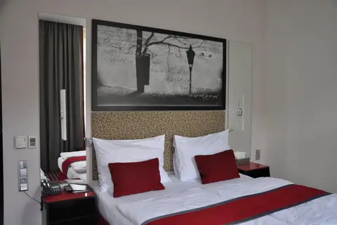 Red & Blue Design Hotel Prague in Praag — foto 14