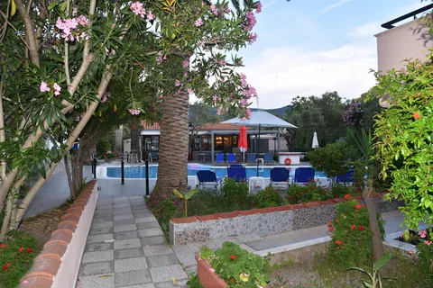 Appartementen Anaxos Garden in Skoutaros — foto 18