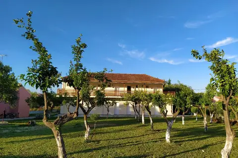 Ever Green in Δημοτική Ενότητα Λευκιμμαίων — foto 16