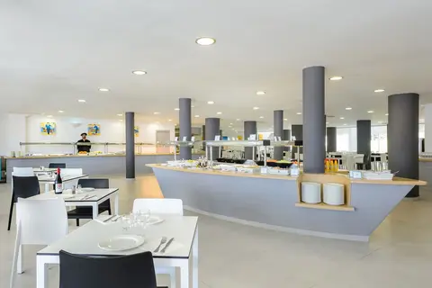 Hotel Vibra San Remo in Sant Josep de sa Talaia — foto 23