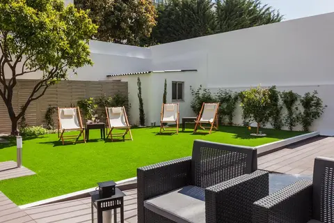 Vila Garden Guesthouse in Almada — foto 17