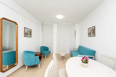 Flora Hotel Apartments in Παραλίμνι — foto 19