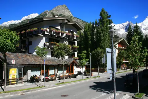 Hotel Les Jumeaux in Courmayeur — foto 15