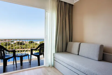 Minura Sur Menorca in Sant Lluís — foto 13