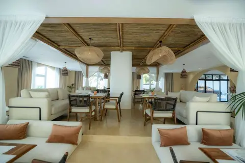 Great White Hotel in Shëngjin — foto 5