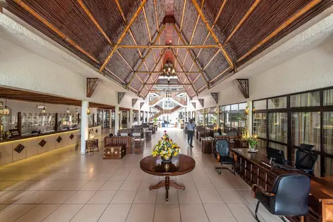 Travellers Beach Hotel & Club in Kasemeni ward — foto 10
