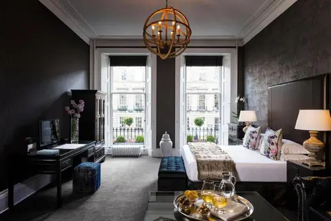 Nira Caledonia in Edinburgh — foto 7