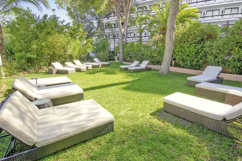 Hotel  AzuLine Bergantín in Sant Josep de sa Talaia — foto 10