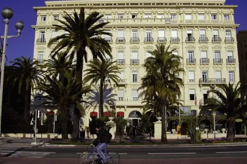 West End in Nice — foto 24