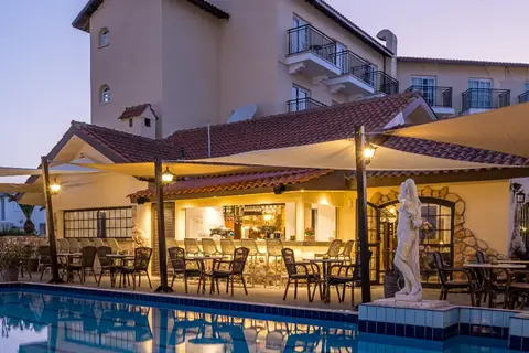 Anais Bay Hotel in Παραλίμνι — foto 21