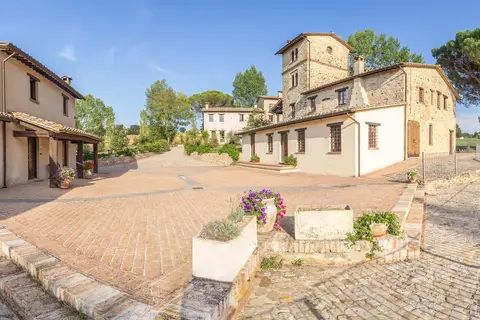 Agriturismo Borgo Pulciano in Montone — foto 27