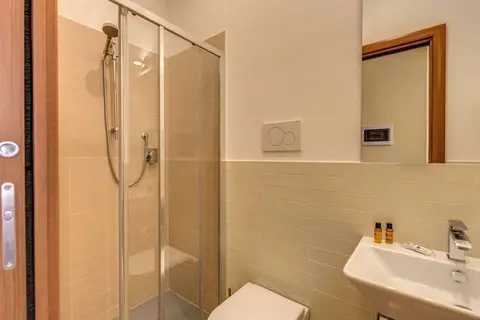 Top Floor Colosseo Guesthouse in Rome — foto 25