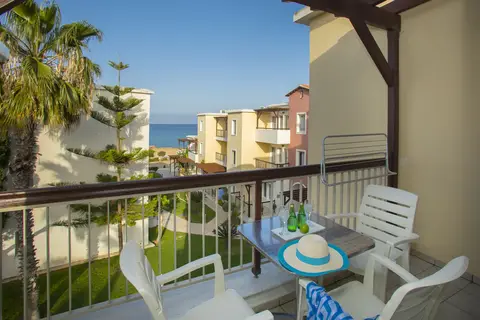 Louis Althea Beach in Παραλίμνι — foto 23
