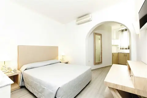 Aegean Plaza Hotel in SUNFLOWER SANTORINI, foto 21