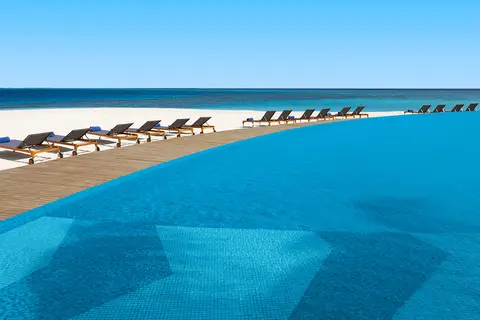 Avani+ Fares Maldives Resort in Fares Island — foto 9