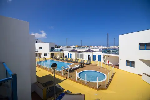 Cotillo Lagos in La Oliva