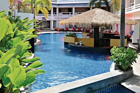 Radisson RED Phuket Patong Beach in Patong Beach, Kathu — foto 10