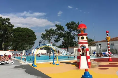 Flower Camping L Escale Du Perthuis in La Tranche-sur-Mer