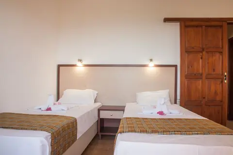 Ekavi Apartments in Agia Marina — foto 24
