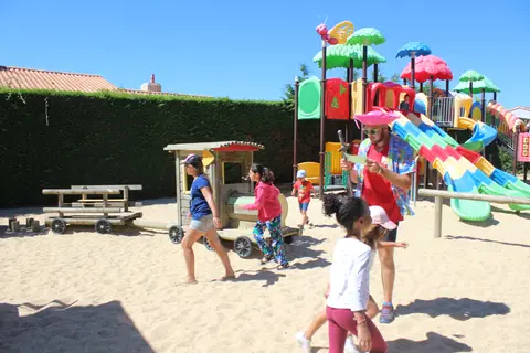 Camping Le Chaponnet in Brem-sur-Mer — foto 7