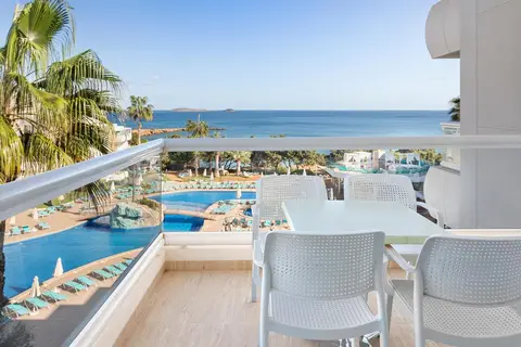 Tropic Garden Hotel & Apartments in Santa Eulària des Riu — foto 4