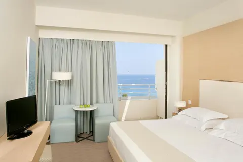 Hotel Capo Bay in Paralimni — foto 3