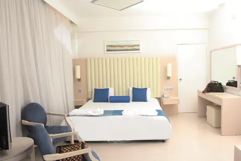 Vrissiana Beach Hotel in Παραλίμνι — foto 7