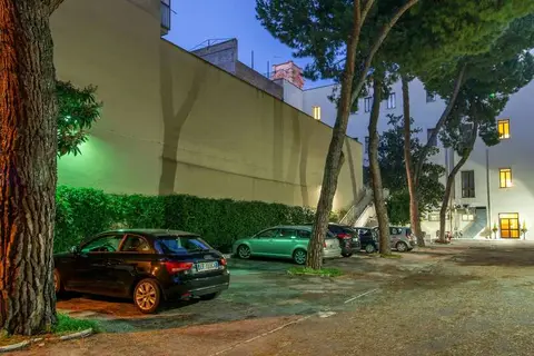 Milton in Rome, foto 17