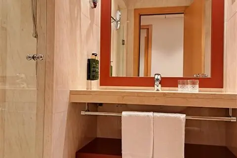 Hotel Puerta Santander in Santander — foto 13