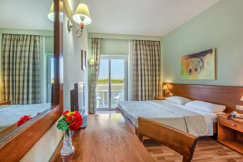 Sandy Beach Hotel in Μαρμάρι — foto 29