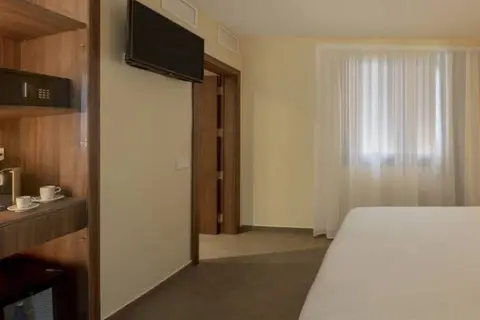 Sh Suite Palace in Valencia — foto 24