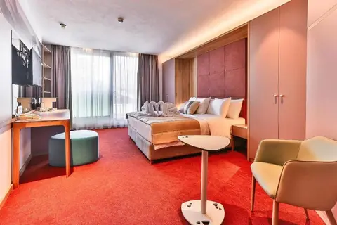 Carine Hotel Centar in Podgorica — foto 10