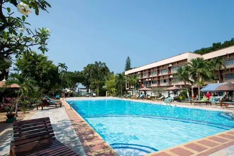 Basaya Beach Hotel & Resort in พัทยา — foto 2