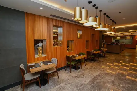 The Grand Lux Hotel in Doha — foto 11