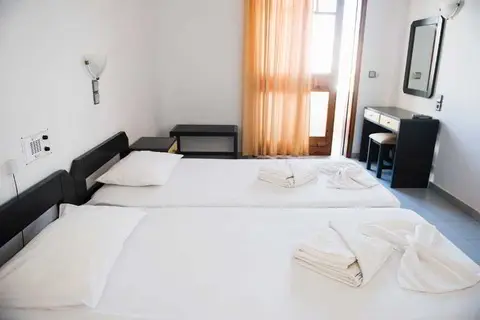 Relax Hotel in Agia Marina — foto 18