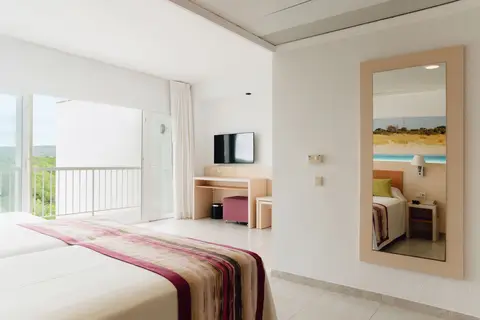 Moon Dreams Coral Beach Hotel in Santa Eulària des Riu — foto 23