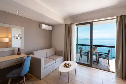 Canvas by Mitsis Belvedere in Δημοτική Ενότητα Μελιτειέων — foto 12