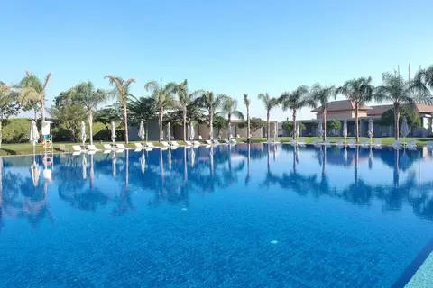 Dusit Thani LakeView Cairo in القاهرة الجديدة