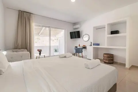 Bamboo Suites in Ιαλυσός — foto 7