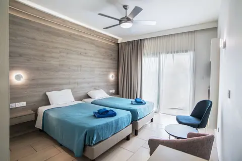 Aphrodite Beach Hotel in Νέο Χωριό — foto 3