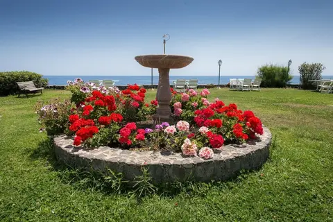 Hotel Arathena Rocks in Giardini-Naxos — foto 27