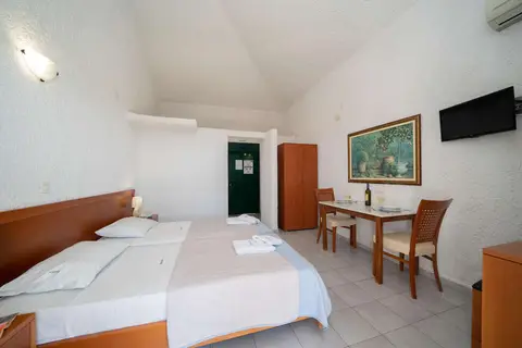 Kekatos Studios in Μηνιά — foto 4