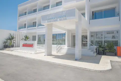 Kokkinos in Παραλίμνι — foto 16