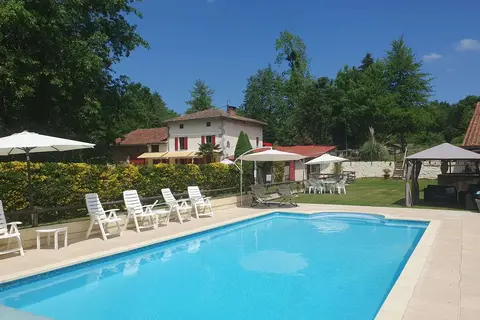 Camping Moulin Du Pommier in Saulgond