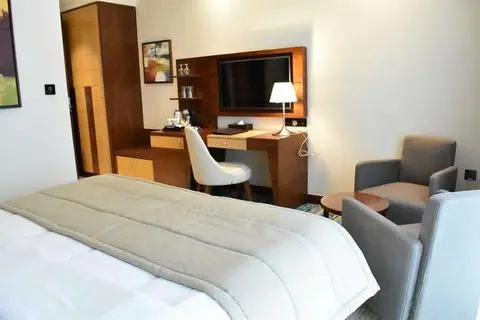 Golden Tulip Media Hotel in Dubai — foto 22