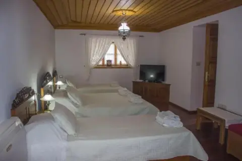 Hotel Old Bazaar in Gjirokastra — foto 9